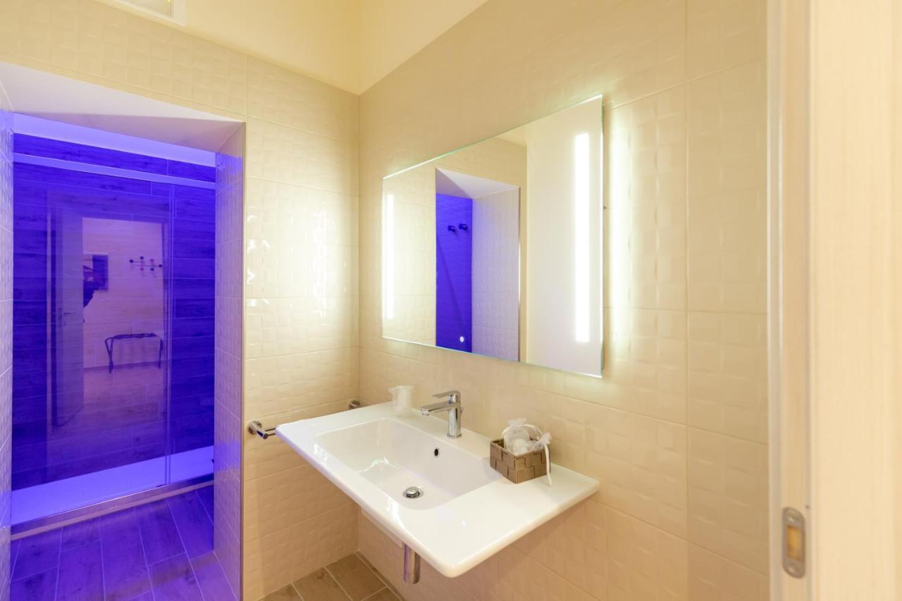 Toledo Rose Hotel Наполи Екстериор снимка