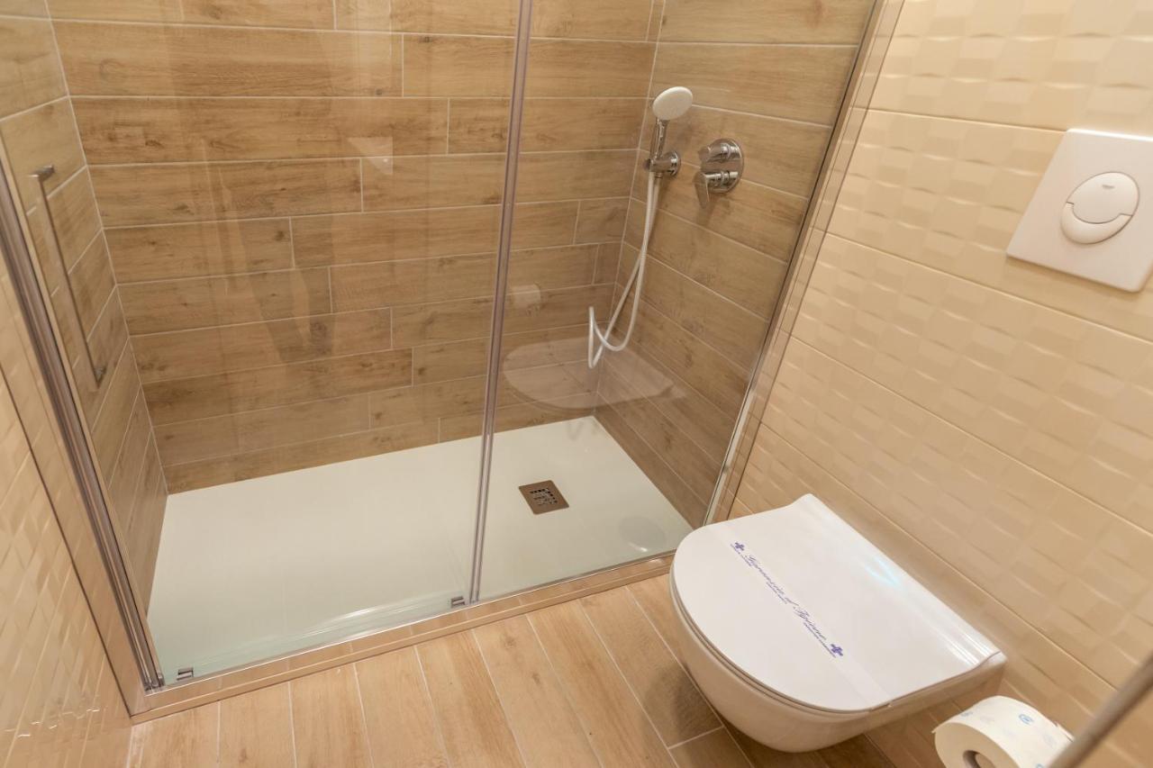 Toledo Rose Hotel Наполи Екстериор снимка