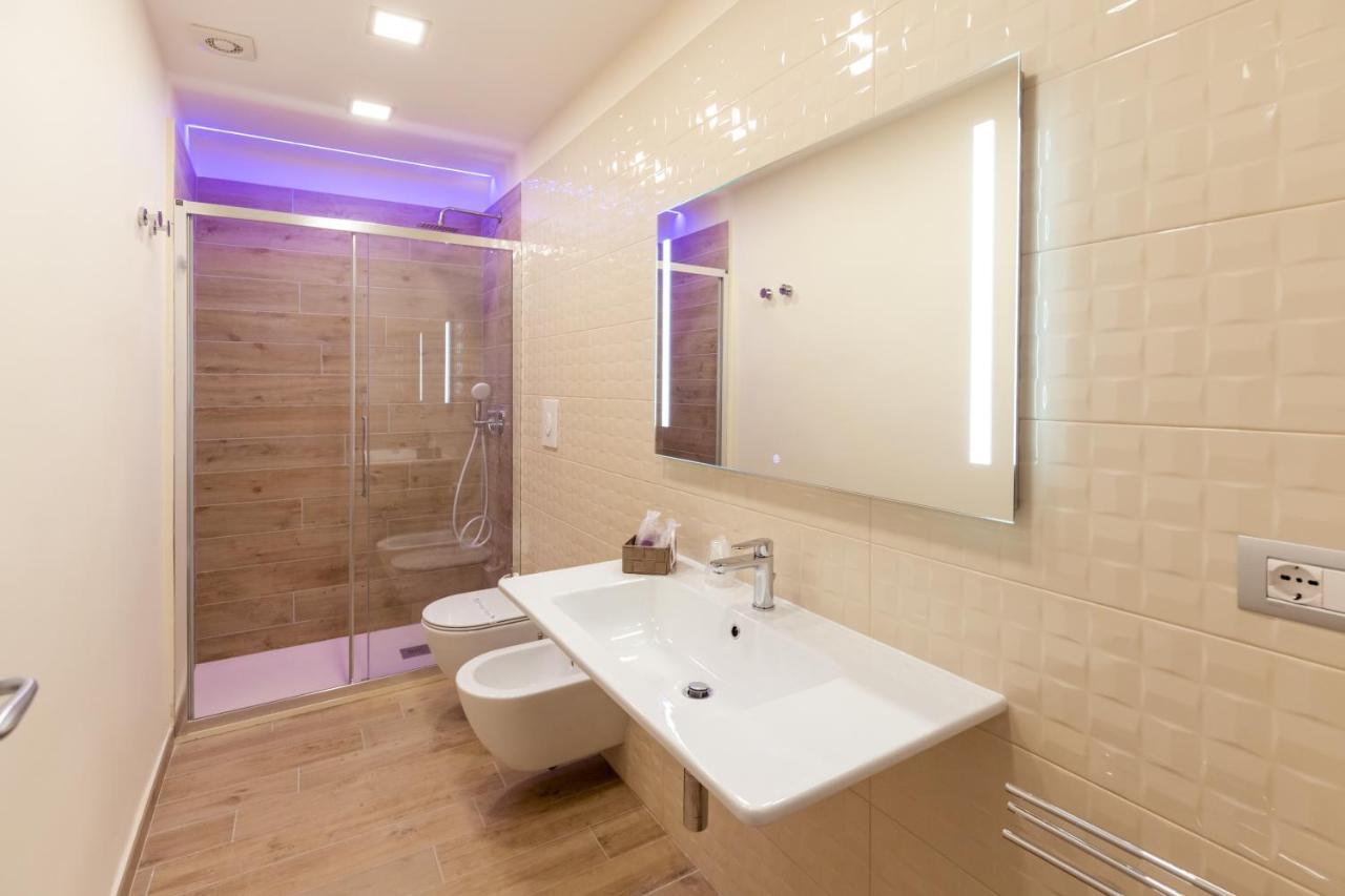 Toledo Rose Hotel Наполи Екстериор снимка