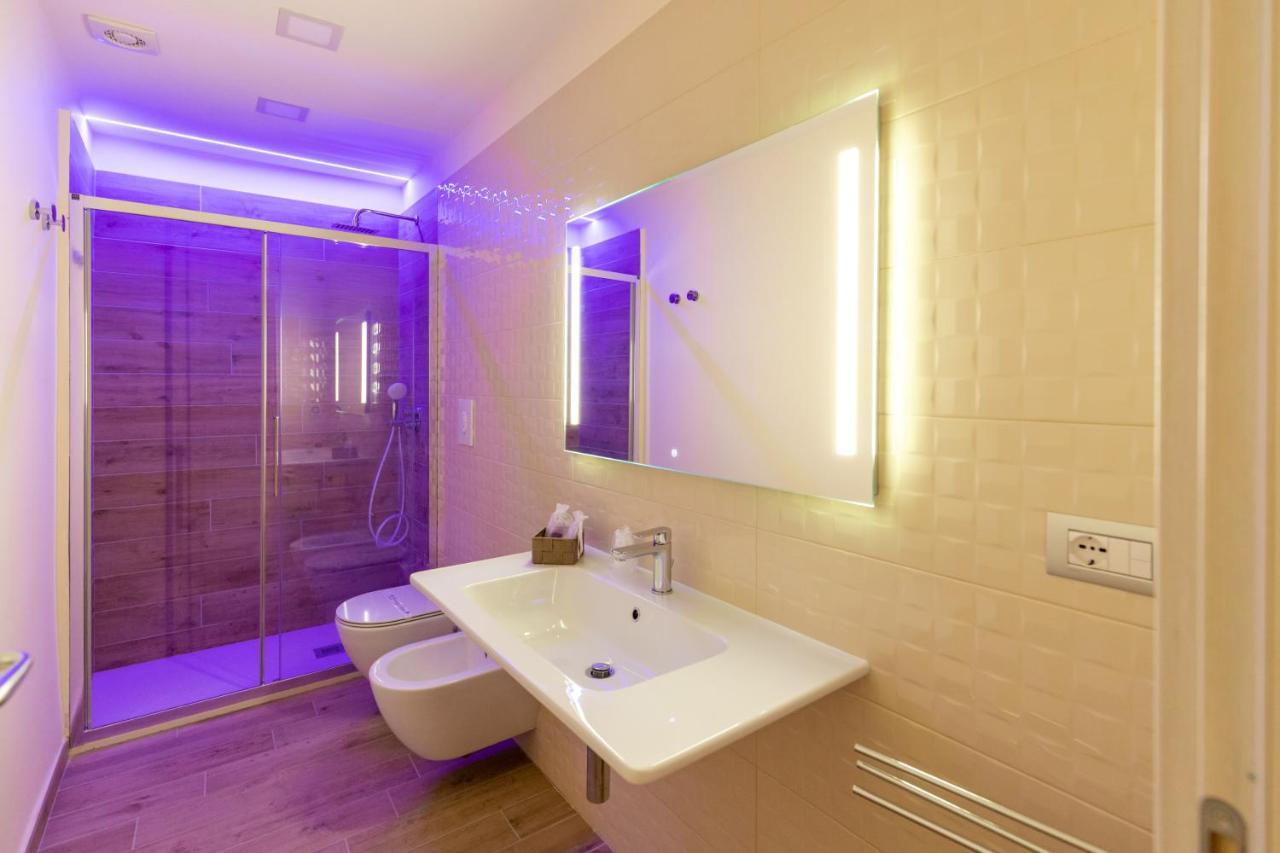 Toledo Rose Hotel Наполи Екстериор снимка